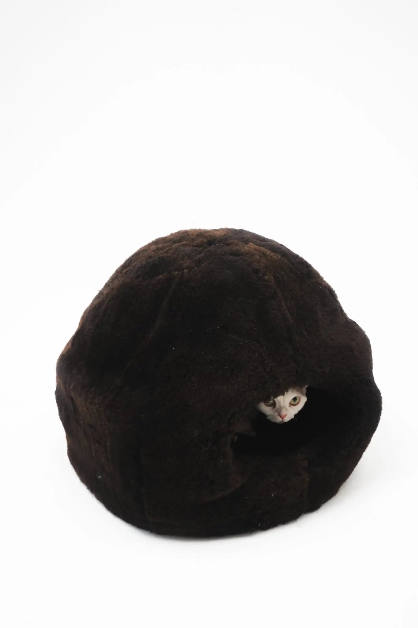 Nest Natural Sheepskin Pet Bed - Brown MellowConceptStore