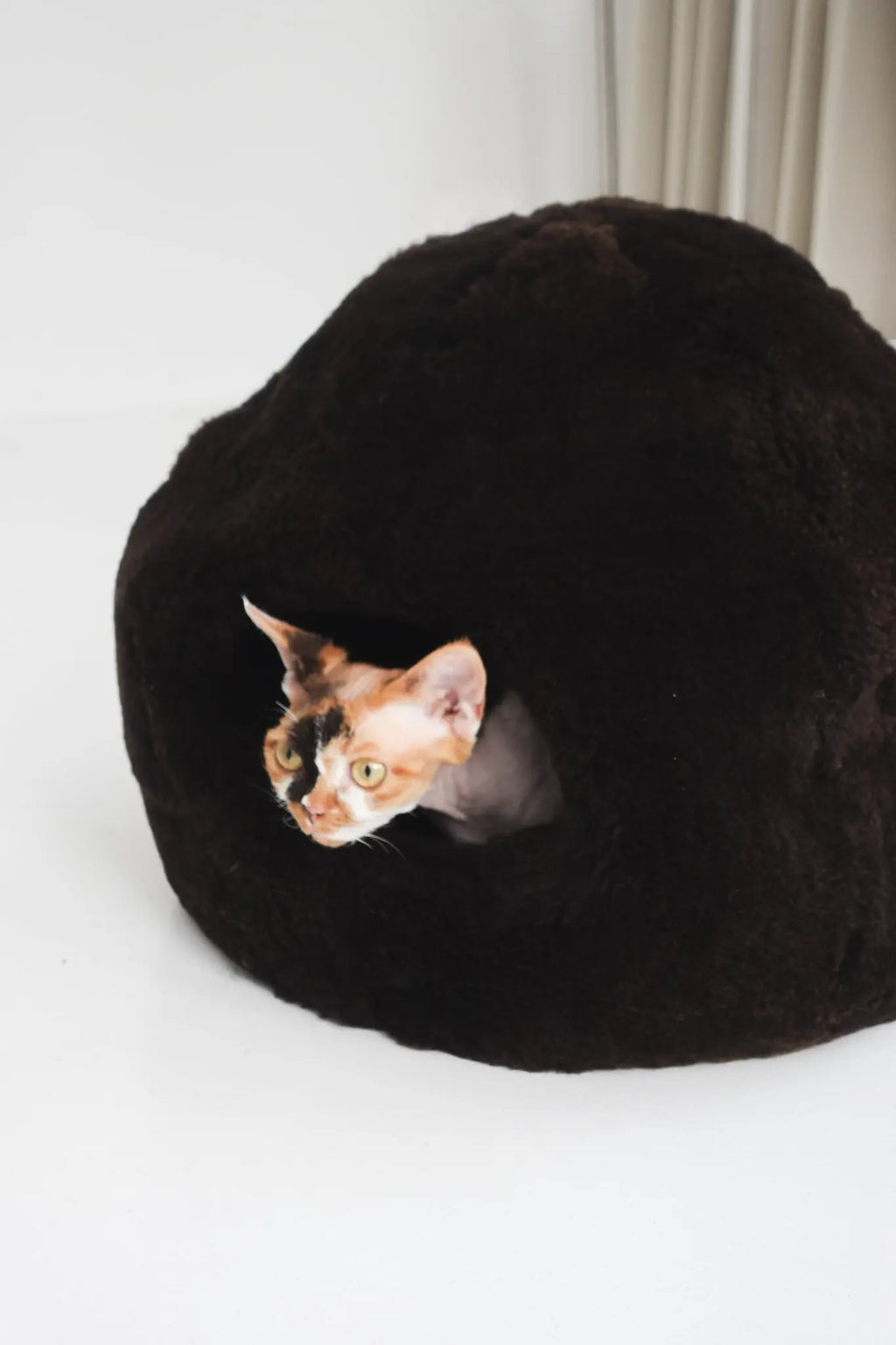 Nest Natural Sheepskin Pet Bed - Brown MellowConceptStore