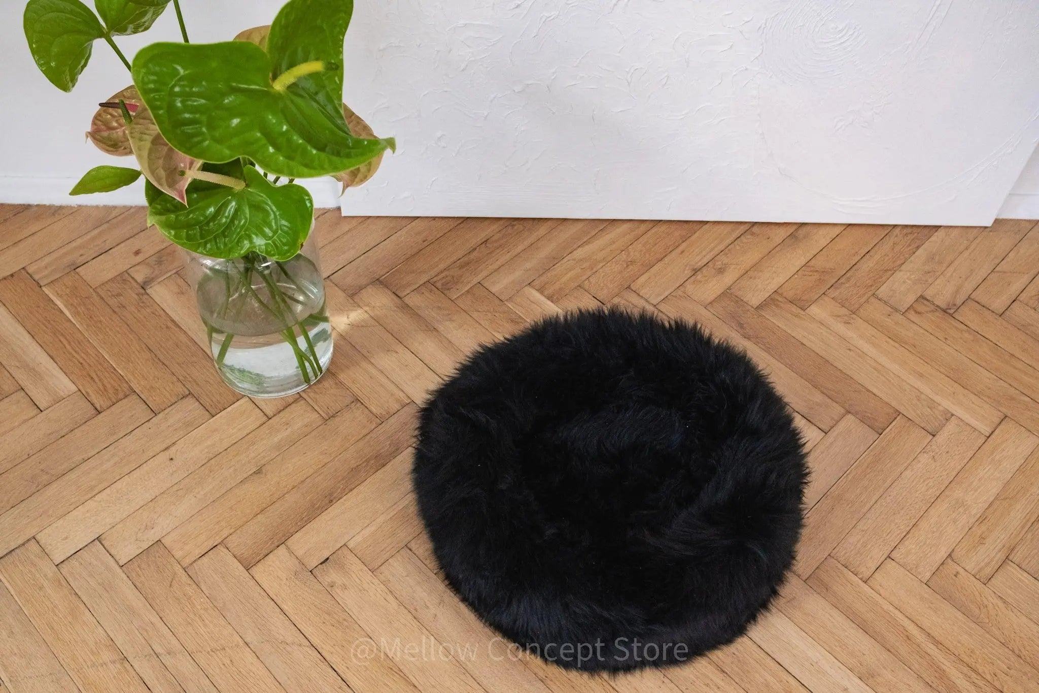 Round Natural Sheepskin Pet Bed - Black Mellow Pet Store