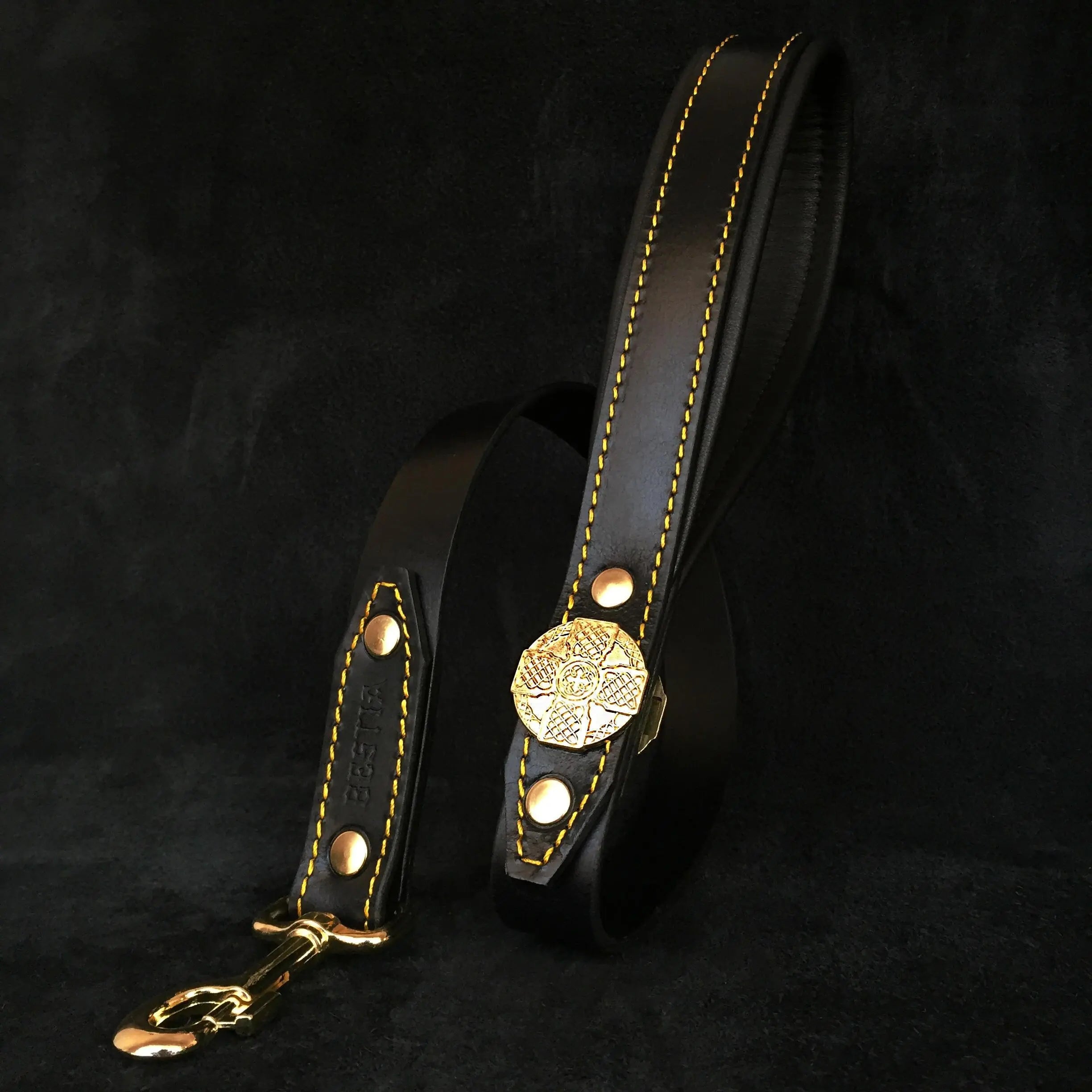 The "Maximus" leash black & gold BESTIA
